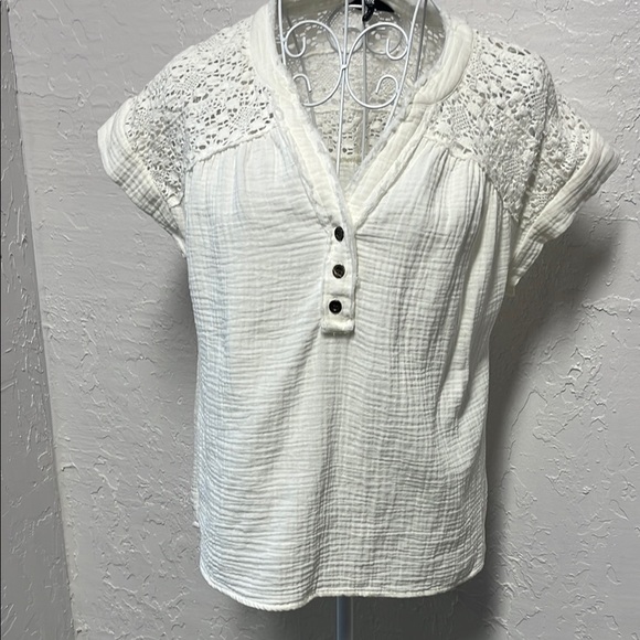 Frye White Ivory Frye Top Blouse with Ribbed Texture Crochet Trim SZ M - Picture 1 of 6